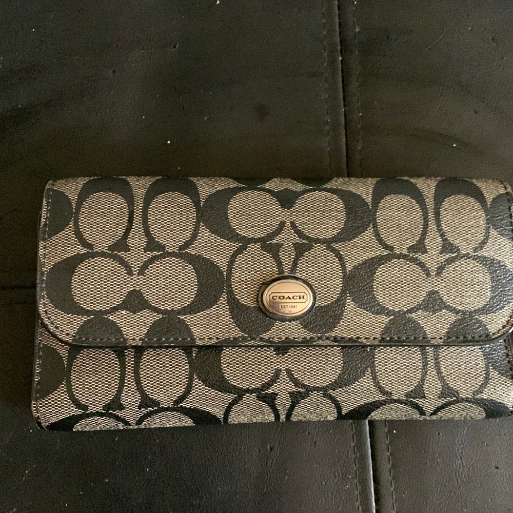 Coach wallet with C print